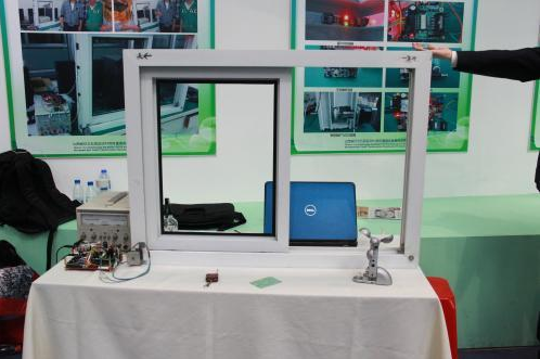 智能窗戶控制系統